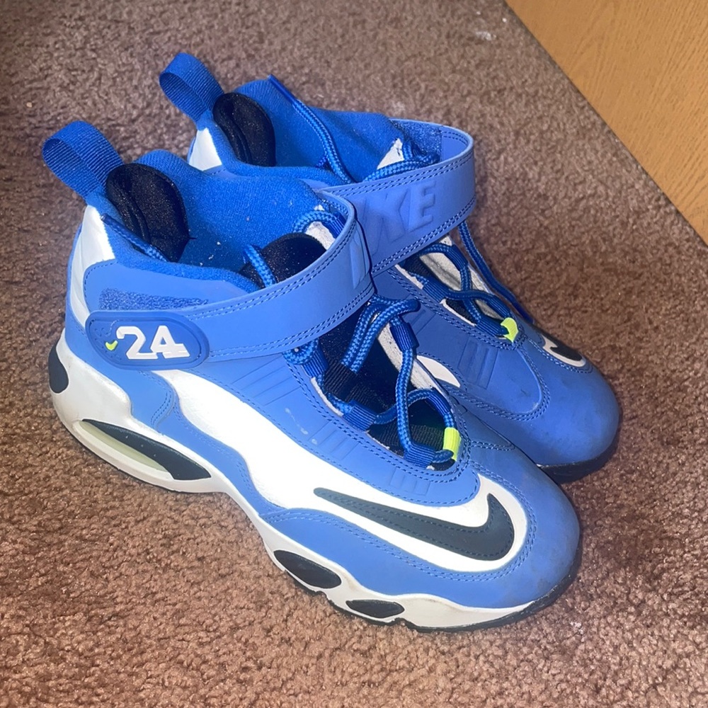 Nike shoes boys